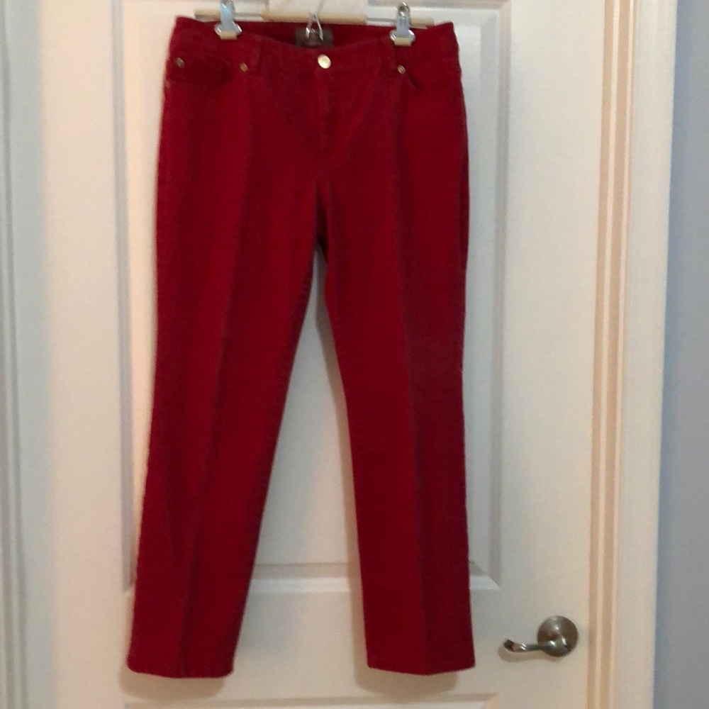 Chico’s red slim jeans. Excellent condition.